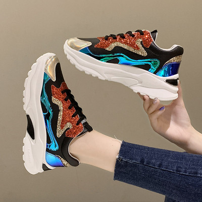 Csillogó hatású, alkalmi női tornacipő három színben