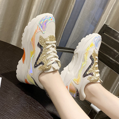 Csillogó hatású, alkalmi női tornacipő három színben