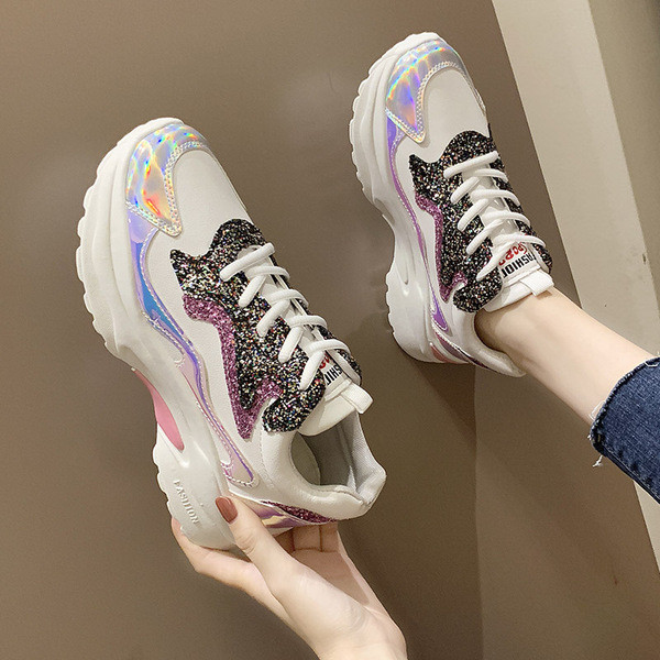 Csillogó hatású, alkalmi női tornacipő három színben