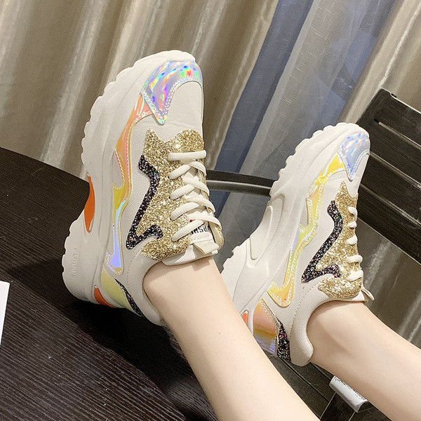 Csillogó hatású, alkalmi női tornacipő három színben