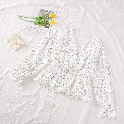 Naprakész női blúz V-nyakú pöttyökkel több színben