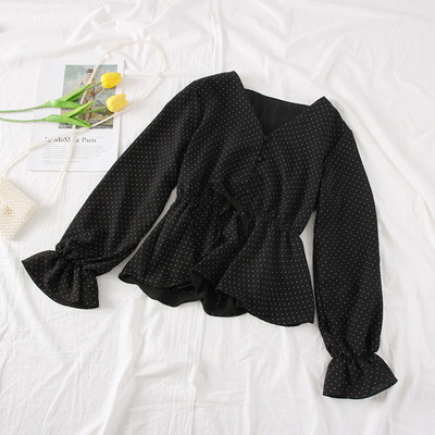 Naprakész női blúz V-nyakú pöttyökkel több színben