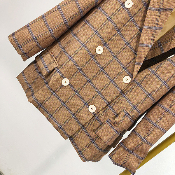 Barna kockás hosszú kabát