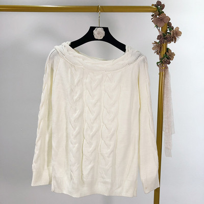 Pulover gros de dama cu decolteu oval in trei culori