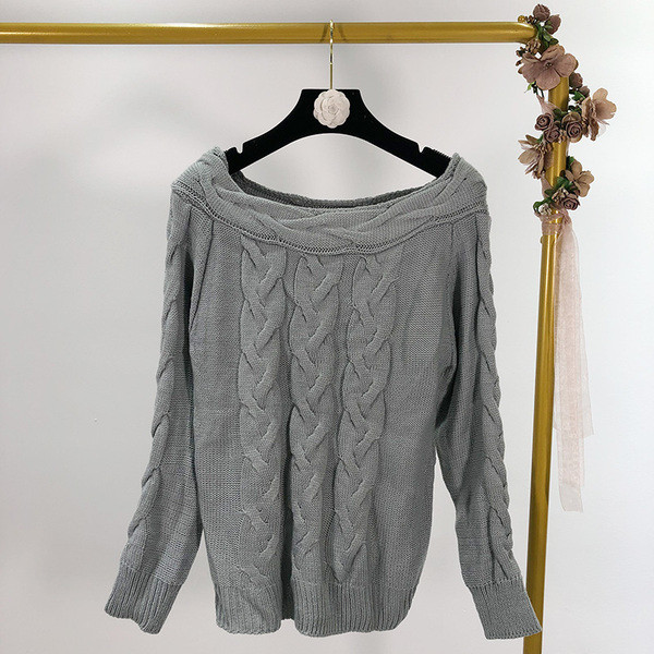 Pulover gros de dama cu decolteu oval in trei culori