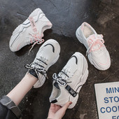 Női alkalmi műbőr tornacipő fehér színben