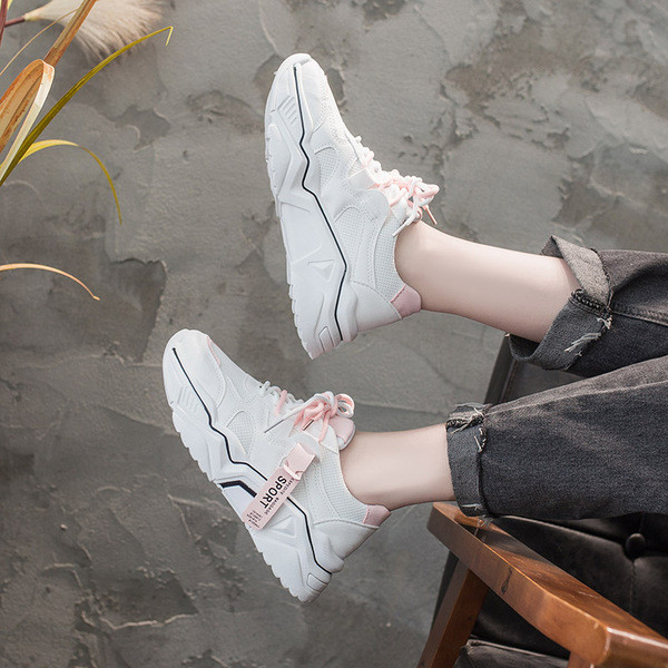 Női alkalmi műbőr tornacipő fehér színben