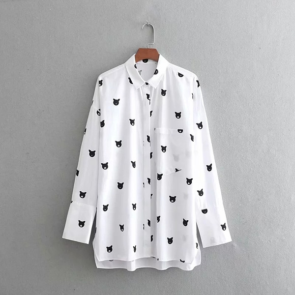 Cămașă de damă elegantă cu aplicație - model asimetric