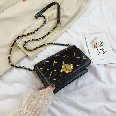 Geanta de dama moderna din piele cu inchizatoare metalica