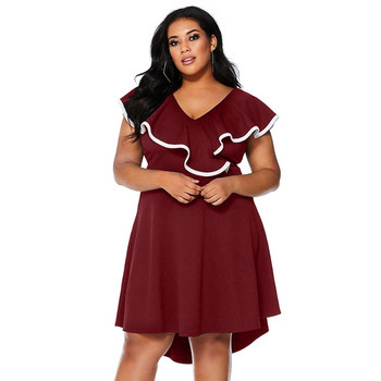 Elegáns női ruha mély nyakkivágással, fekete és piros színben