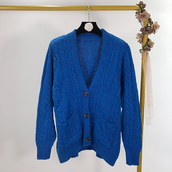 Vesta de dama cu decolteu in V si nasturi in mai multe culori