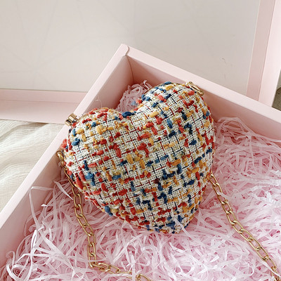 Модерна дамска чанта с формата на сърце в три цвята