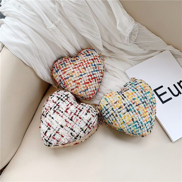 Modern női táska szív alakú három színben