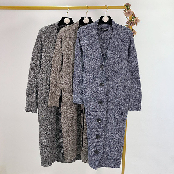 Cardigan lung cu nasturi, buzunare și decolteu adânc