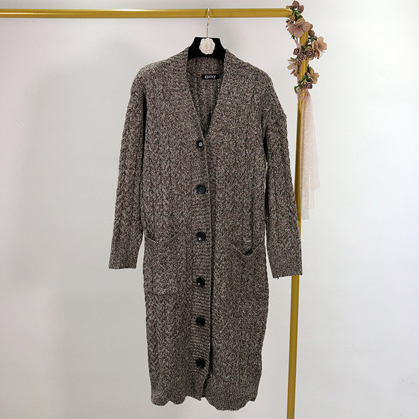 Cardigan lung cu nasturi, buzunare și decolteu adânc