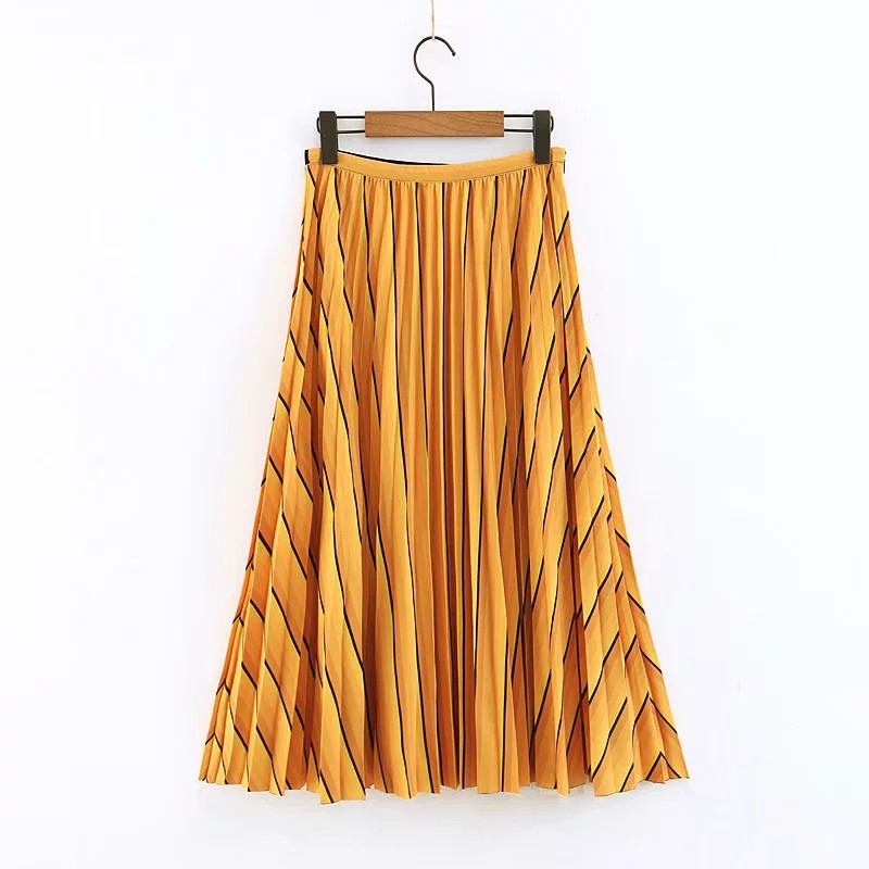 Női szoknya szabású modell, magas derékgumival