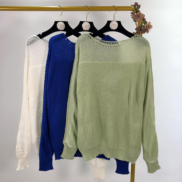 Pulover lung cu decolteu oval in trei culori