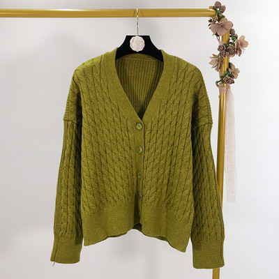 Rövid női kardigán gombokkal és hosszú ujjú - széles modell