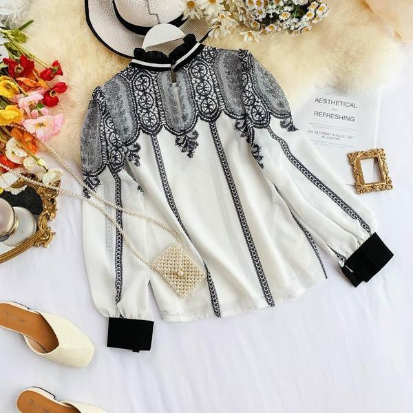 Elegáns női ing O-nyakkal és csipkével több színben