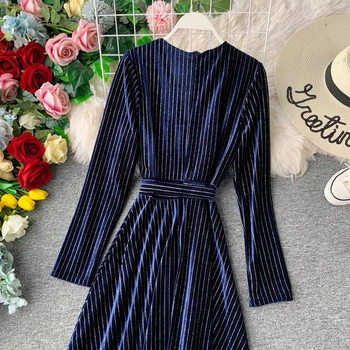 Női csíkos ruha V-nyakkal, két színben