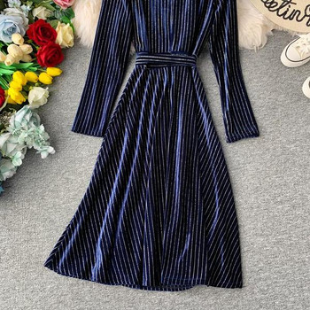 Női csíkos ruha V-nyakkal, két színben