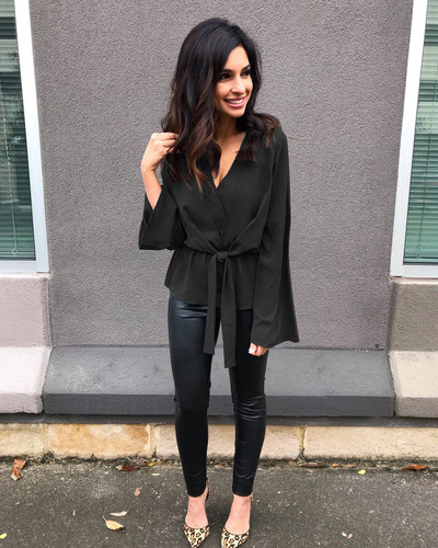 Bluză de damă modernă cu mâneci lotus în mai multe culori