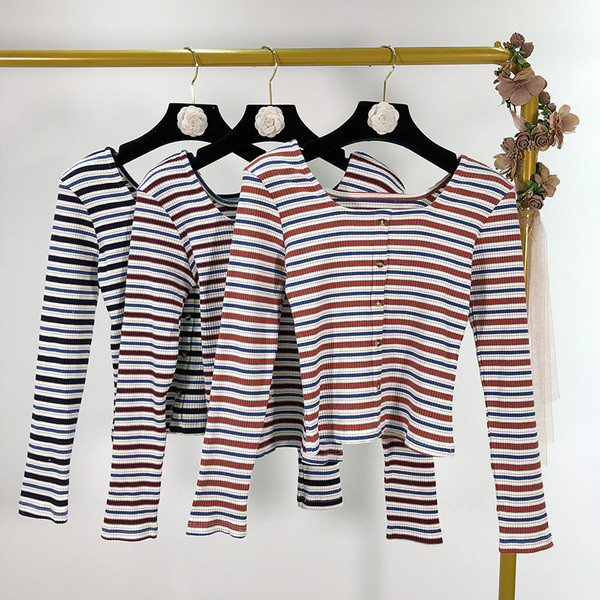 Rövid csíkos blúz gombokkal - három színben