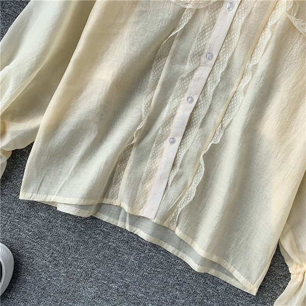 Cămașă modernă de damă cu broderie și nasturi