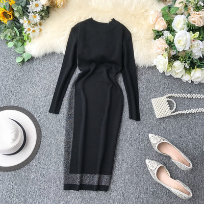 Vékony kötésből készült őszi női ruha többféle színben