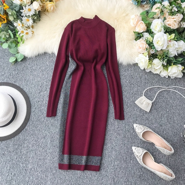 Vékony kötésből készült őszi női ruha többféle színben