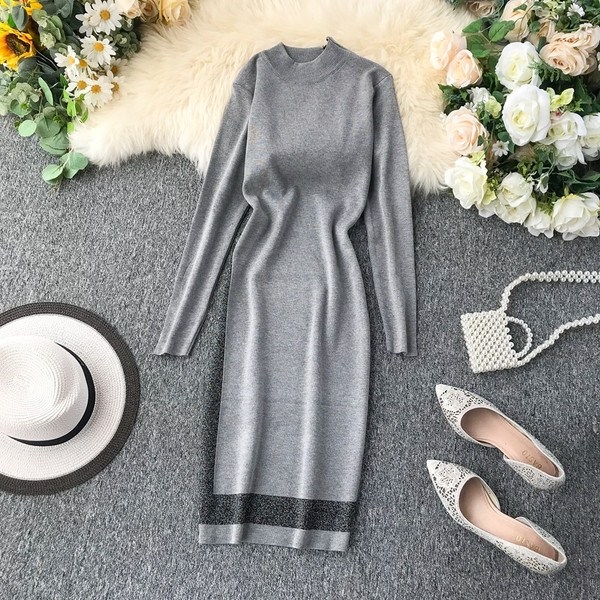 Vékony kötésből készült őszi női ruha többféle színben