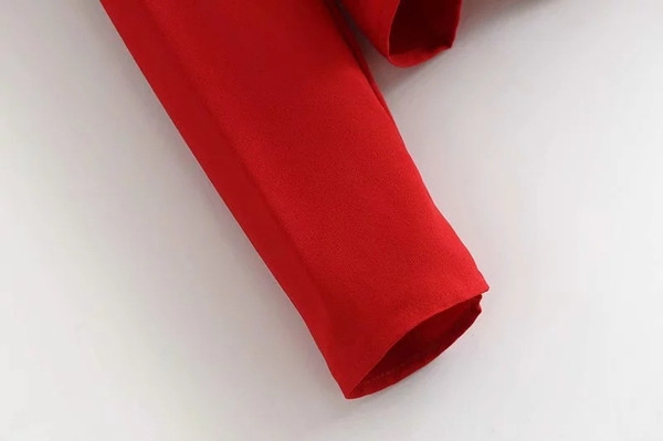 Bluză de damă cu decolteu în V de culoare roșie