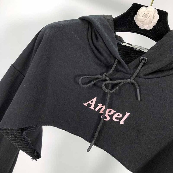 Hanorac scurt de damă cu glugă de culoare neagră