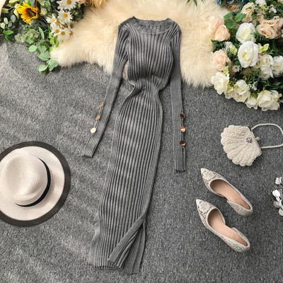 Hosszú női ruha Karcsú modell több színben gombokkal