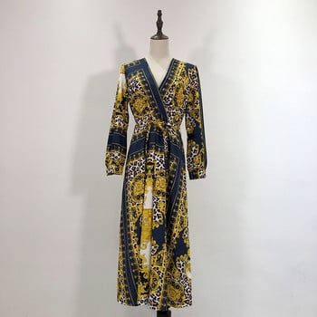 Hosszú, vágott ruha színes mintával