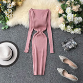 Női ruha hosszú ujjal és V-nyakkal, különböző színekben