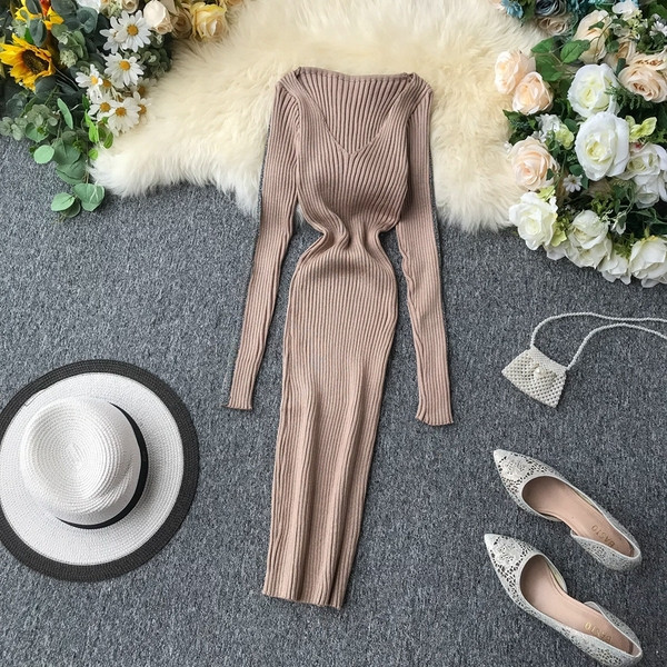 Női ruha hosszú ujjal és V-nyakkal, különböző színekben