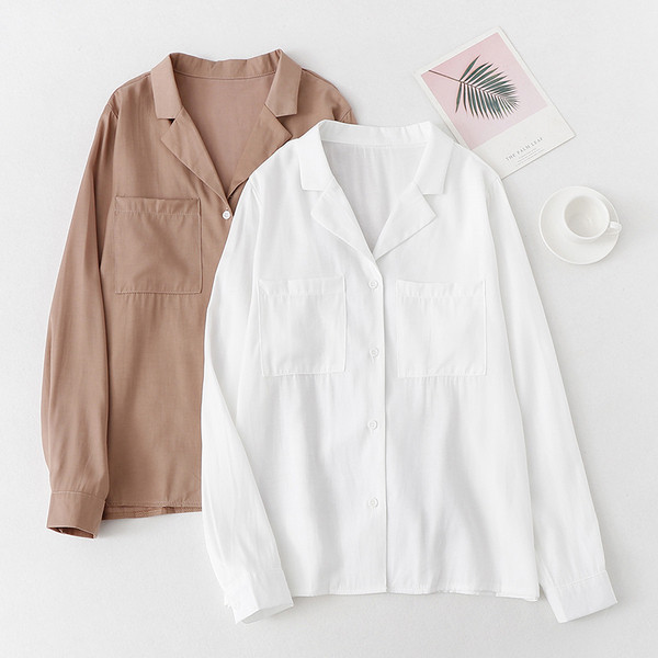 Aktuális női ing két színben, zsebekkel