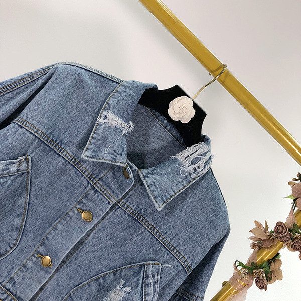 Jachetă scurtă de denim de damă cu motiv rupt și cravate