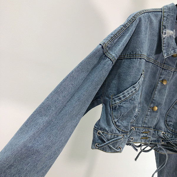 Jachetă scurtă de denim de damă cu motiv rupt și cravate