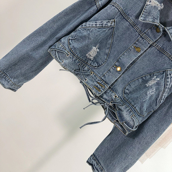 Jachetă scurtă de denim de damă cu motiv rupt și cravate