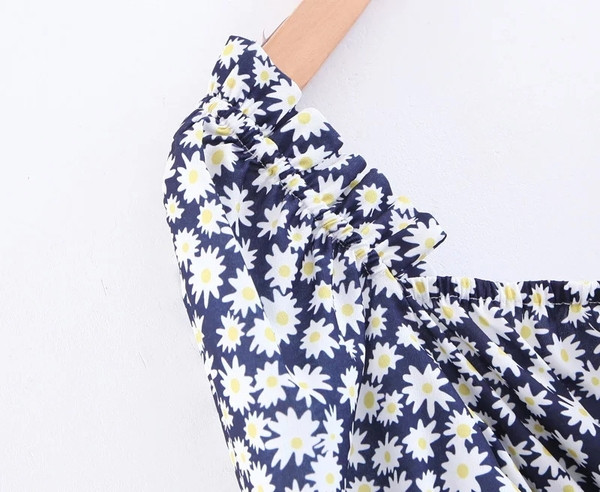 Salopeta de dama colorata cu maneca scurta - model scurt