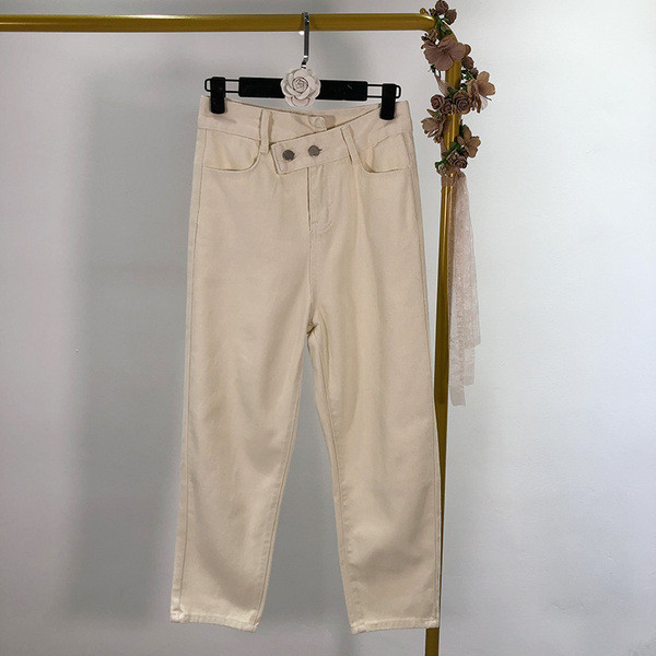 Női farmer aszimmetrikus rögzítéssel, két színben