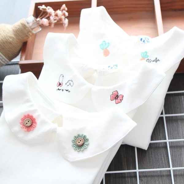 Modern gyereking fehér hímzéssel