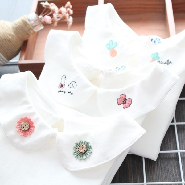 Modern gyereking fehér hímzéssel