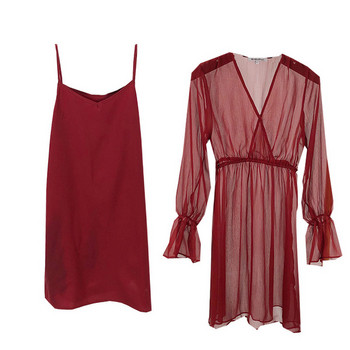 Elegáns piros ruha hosszú tüll ujjal