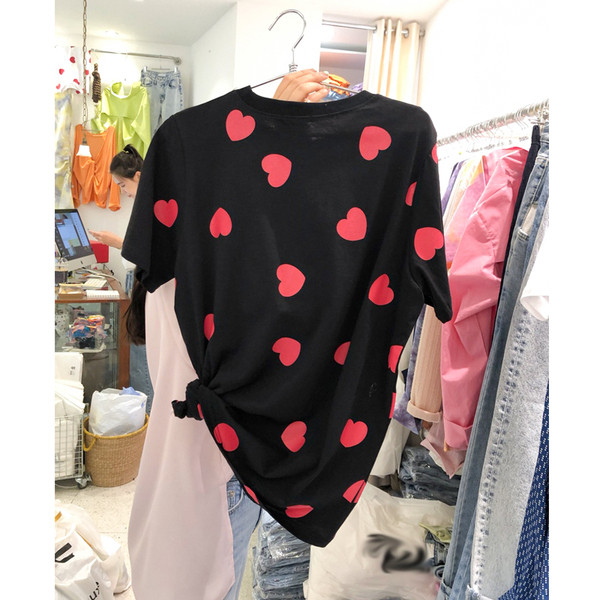 Modern női póló rátéttel - szívecskékkel két színben