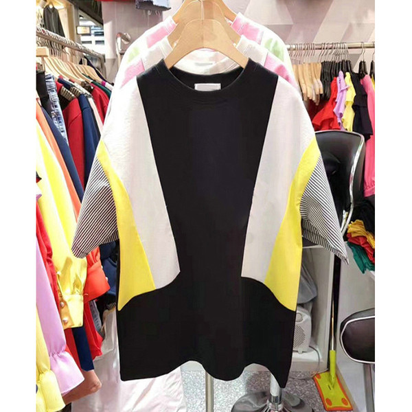 Bluză de damă colorată cu mâneci 3/4 și decolteu O