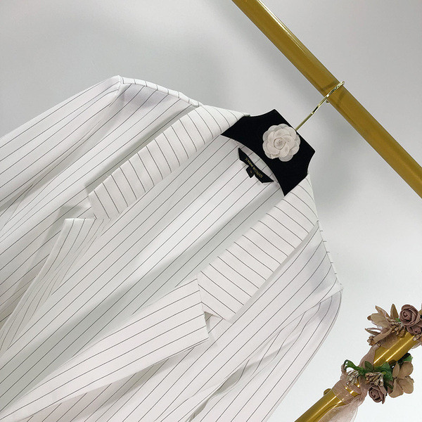 Hosszú női csíkos kabát - egyenes modell