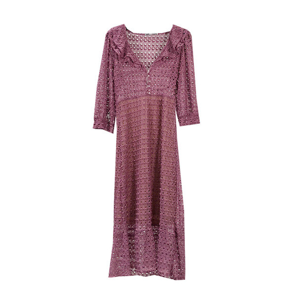 Vékony kötésből készült hosszú női ruha lila színben